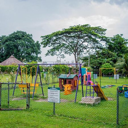 Отель Nelson Mandela Gardens Okpanam Экстерьер фото